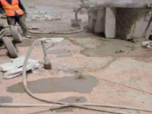 积石山水泥混凝土路面板底注浆技术 路面脱空注浆整治方案