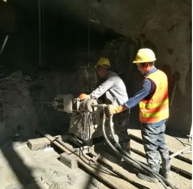 积石山水下抗分散灌浆料特点 水下不分散注浆料介绍